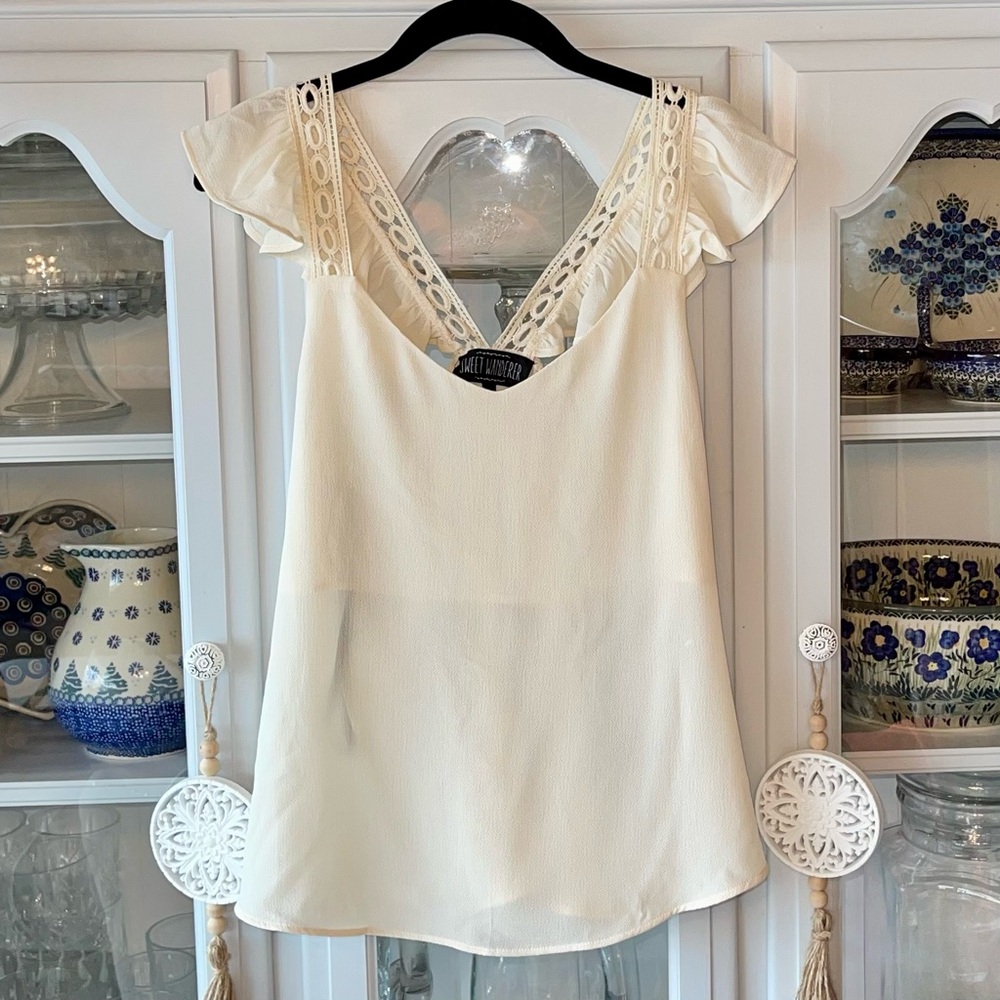 SWEET WANDERER ivory tank with cotton lace and flutter sleeves & open back Sz M